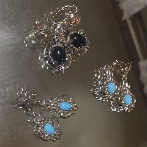 Vintage Clip On Earrings! - Picture 3 of 7